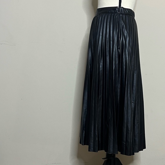 🖤🐝🐞Abercrombie & Fitch Black Skirt - Picture 6 of 11